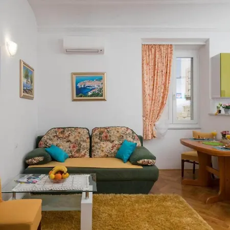 Anima Mea Old Town Apartment- Luxury *